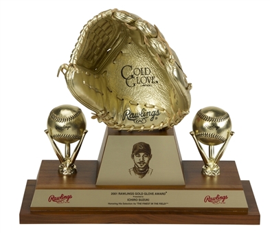 2001 Ichiro Suzuki Rawlings Gold Glove Award (Rookie and MVP Season)